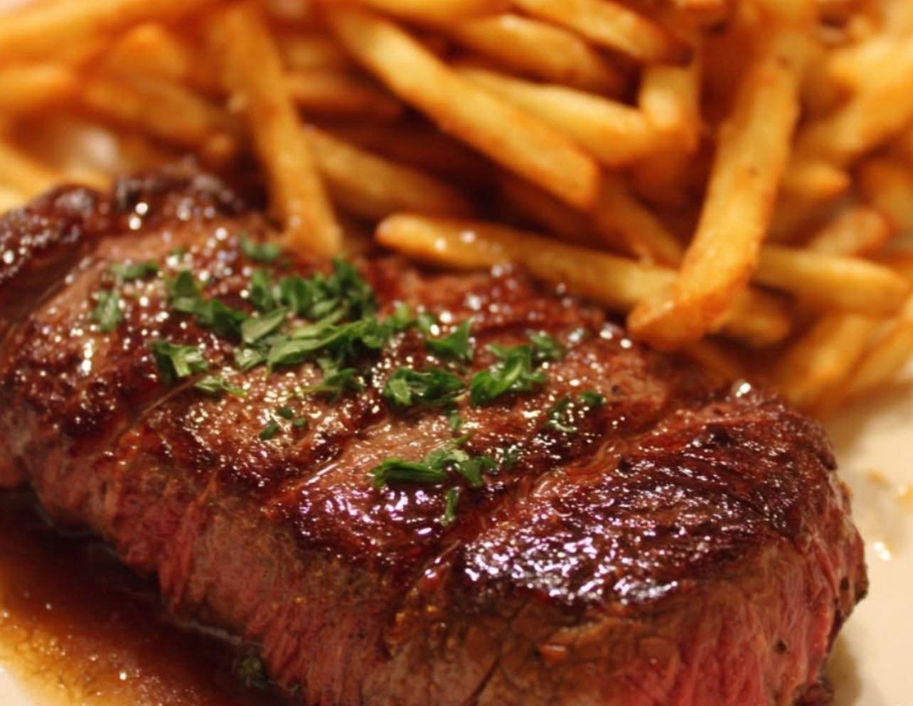 🥩🍟 Friptură de vită – Rețetă clasică franțuzească de bistrou 🇫🇷✨